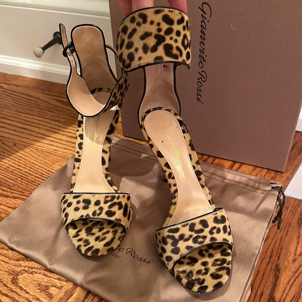 Gianvito Rossi sheared calf leopard heels. Great condition 37 ½ TTS